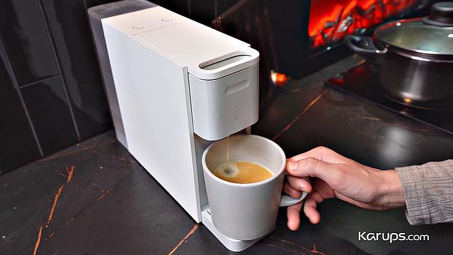 Элиса Свон страстно сосет и трахается с мужиком, любит глубокий минет и жесткий секс в миссионерской позе.