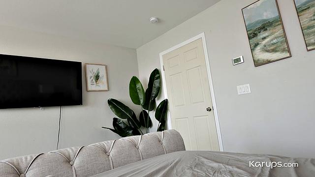 Scarlett Rosewood View