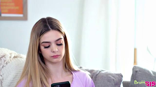 алекс коул подталкивает сводного брата молли к дерзкому тройничку