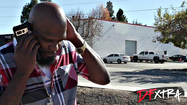 Злая брюнетка отрывается на незнакомце с огромным хуем