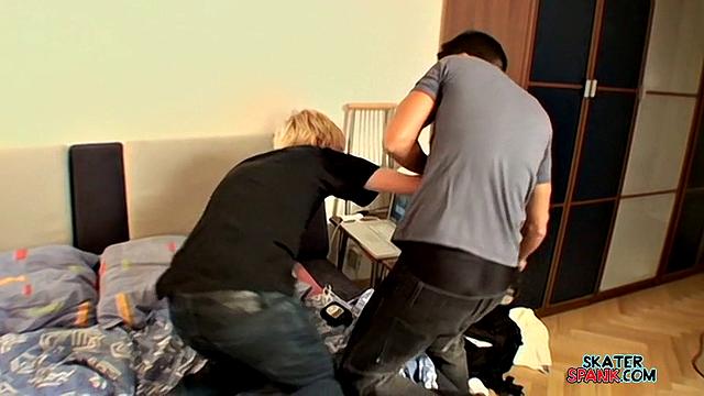 Горячий взаимный шлёпинг: Фабио и Мак жёстко шлёпают друг друга