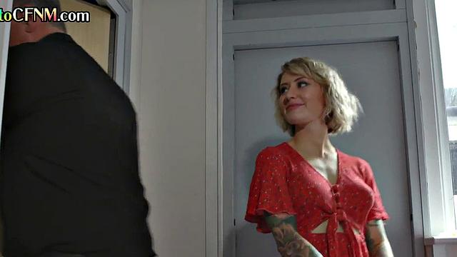 CFNM Euro MILFS in high heels suck cock in FFM trio