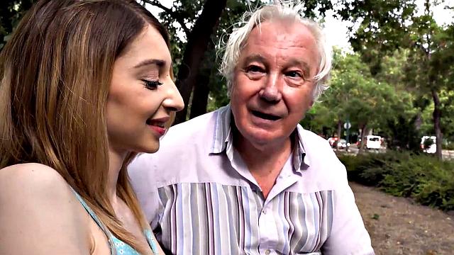 HUNT4K. The pleasure for the young lady