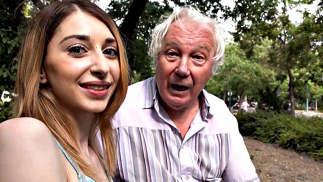 HUNT4K. The pleasure for the young lady