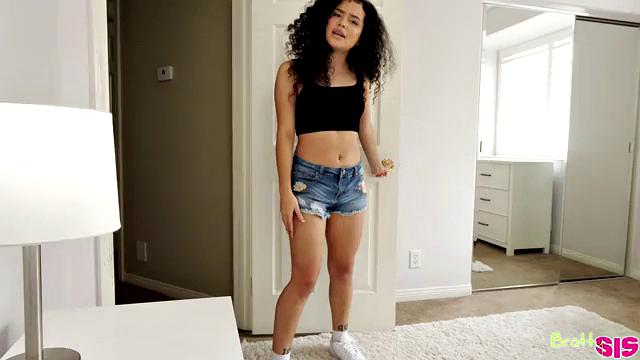 Step Sisters Shwo - s16:e6