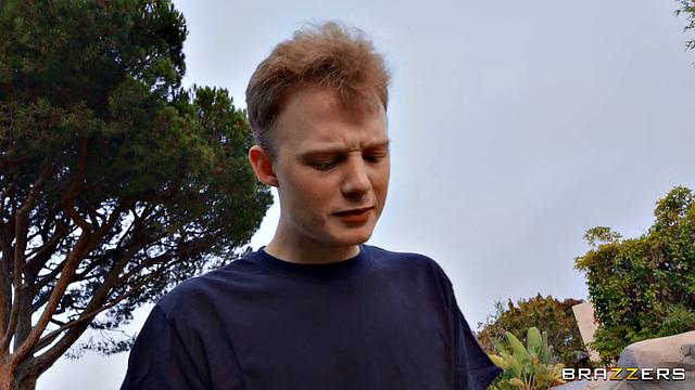 Prankster Gets a Sandwich