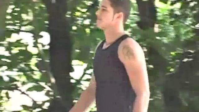 Antonio de Capos arrives at the restaurant where muscular bartender Diogo da Syllva is cleaning up from a party the night before. Diogo's cock comes out and Antonio goes down on him.