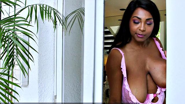 Rachel Raxxx fucks dad's friend
