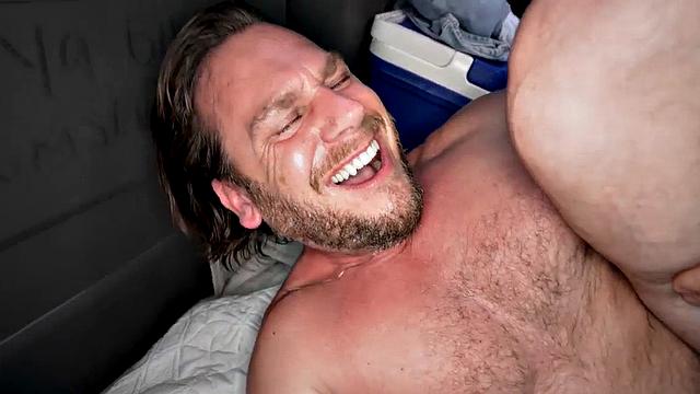 Pulled jock fucks gaydaddy bottom in public outdoor van