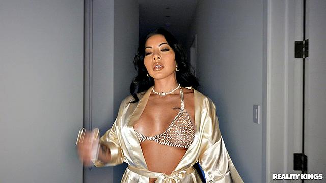 The Splendor in Gold Lingerie