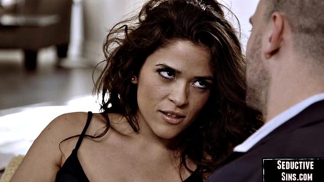 Big ass petite babe smashed by lover