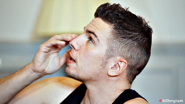 Шай Лондон в обтягивающей форме соблазняет тренера прямо в спортзале, трахает его как хочет и не скрывает страсть к жёсткому сексу с ним.