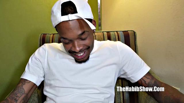 ambitious booty loves to deepthroat on pimpininahbonnet