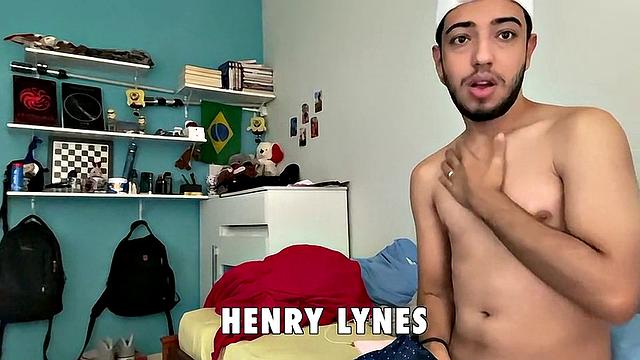 Henry Lynes Enjoys Big Cock In the Bedroom