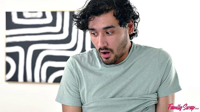 включай семейный свинг с опытными милфами и групповухой