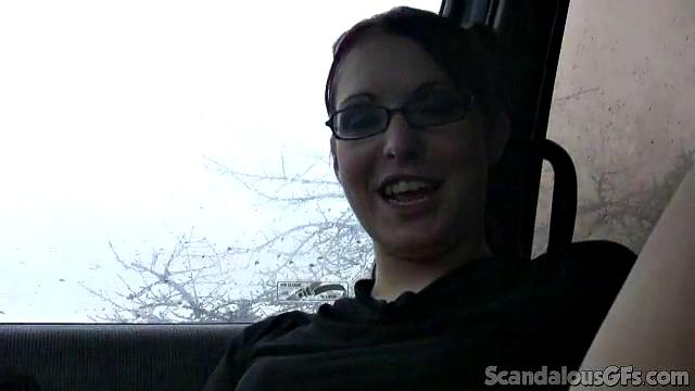 Sexy GF Shows Her Pussy In The Car