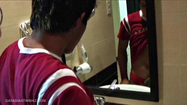 With a masculine boy next door look, Benjie has Asian boy written all over him. Watch him start this scene off by seducing himself in the mirror. Then he strips down for a solo in the shower.