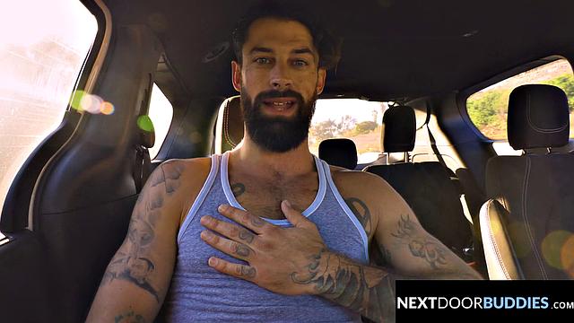 Twink Stranger Tops Bearded Muscle - NextDoorBuddies