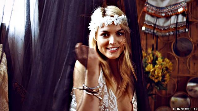 Кейра и Мэдисон трахаются без тормозов в страстном путешествии