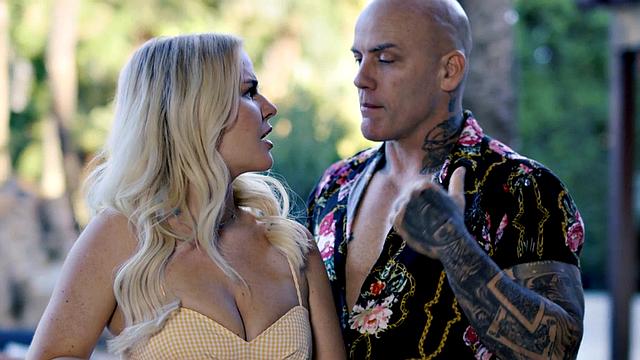 Babe bounces on cock after pussylicking