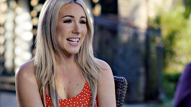 Babe bounces on cock after pussylicking