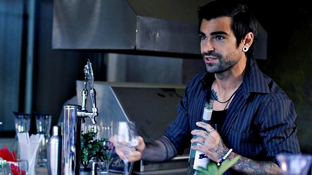 Babe bounces on cock after pussylicking