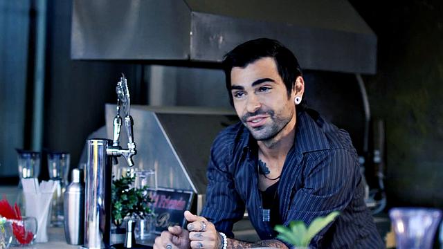 Babe bounces on cock after pussylicking