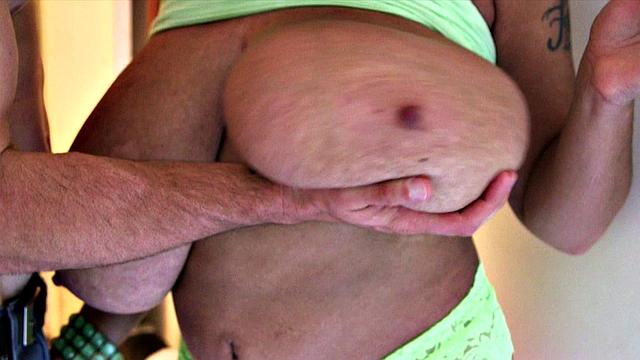 Roxi Is Hot. Fix A/C.