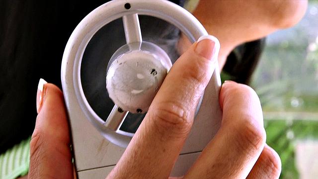 Roxi Is Hot. Fix A/C.