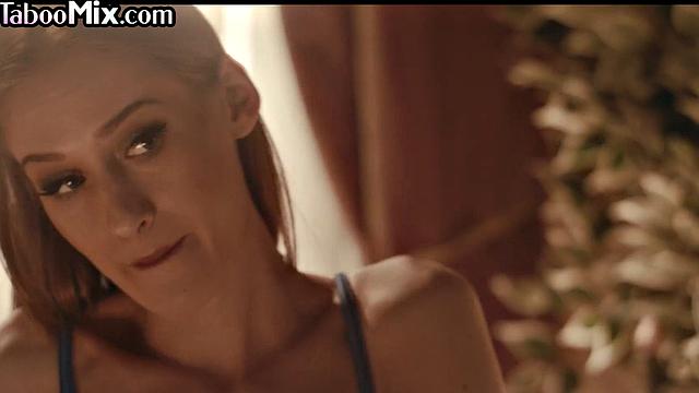 Stunning petite babe scissoring BFF