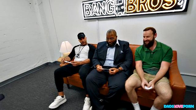 Серена Сантос разносит тренера в общежитии