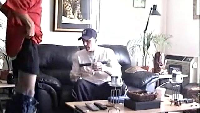 Горячий гей-минет для Энрике, когда хочется еще и еще.