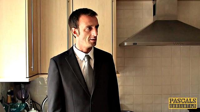 Pascal shows Leah Lixx how he ass-fucks her mom