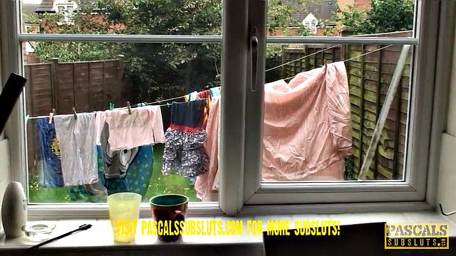 Pascal shows Leah Lixx how he ass-fucks her mom