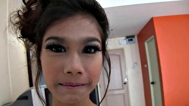 Kitti & 2 Asian Girls Wild