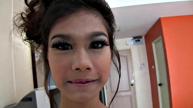 Kitti & 2 Asian Girls Wild