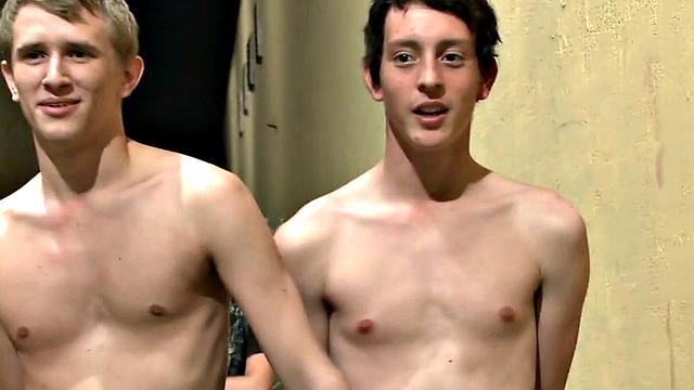 Amateur str8 fucked for voyeur fraternity in dormitory