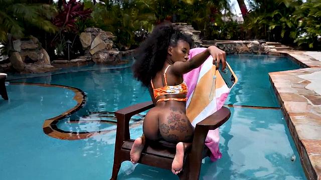 Petite tattooed nympho black bae riding BBC outdoors