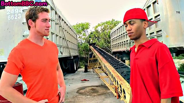 Poor ebony giving head to white lad