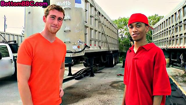 Poor ebony giving head to white lad