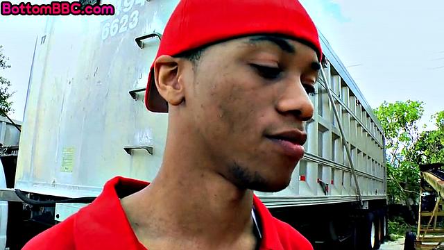 Poor ebony giving head to white lad