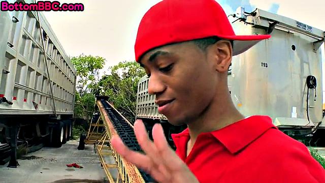 Poor ebony giving head to white lad