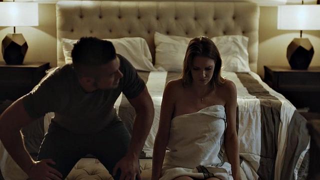 Сочная сводная сестра кончает на члене братца