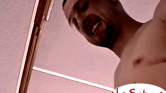 Жеребец из Джерси получает по голой заднице - Джерси