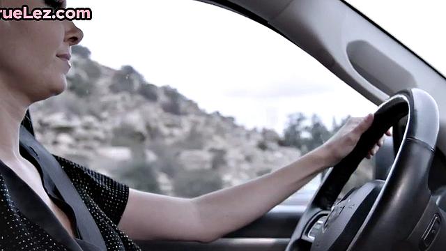 Ebony seduces naughty lez b4 eating her pussy out