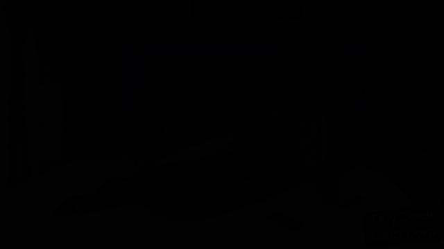 госпожа в коже и чулках унижает маленький член грязными словами