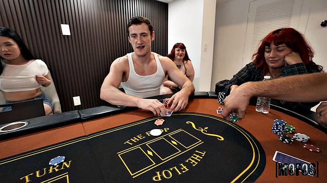 Сакура Лин крутится на члене Майка Окса во всех позах, любит глубокий минет и миссионерку.