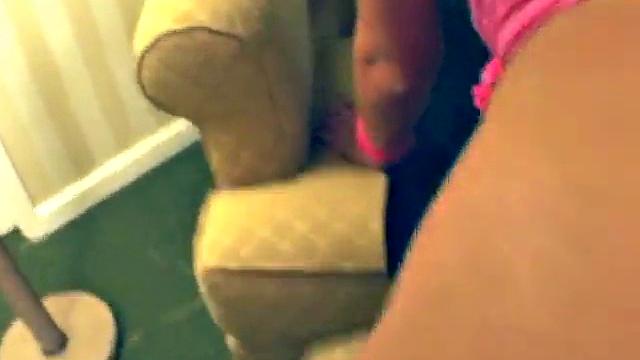 Hot Naomi with Huge Round Ass