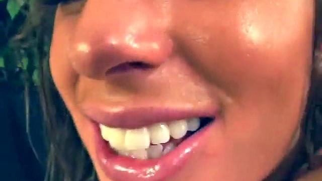 Hot Naomi with Huge Round Ass