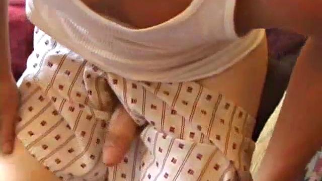 red и bama соревнуются в дрочке и мощно кончают